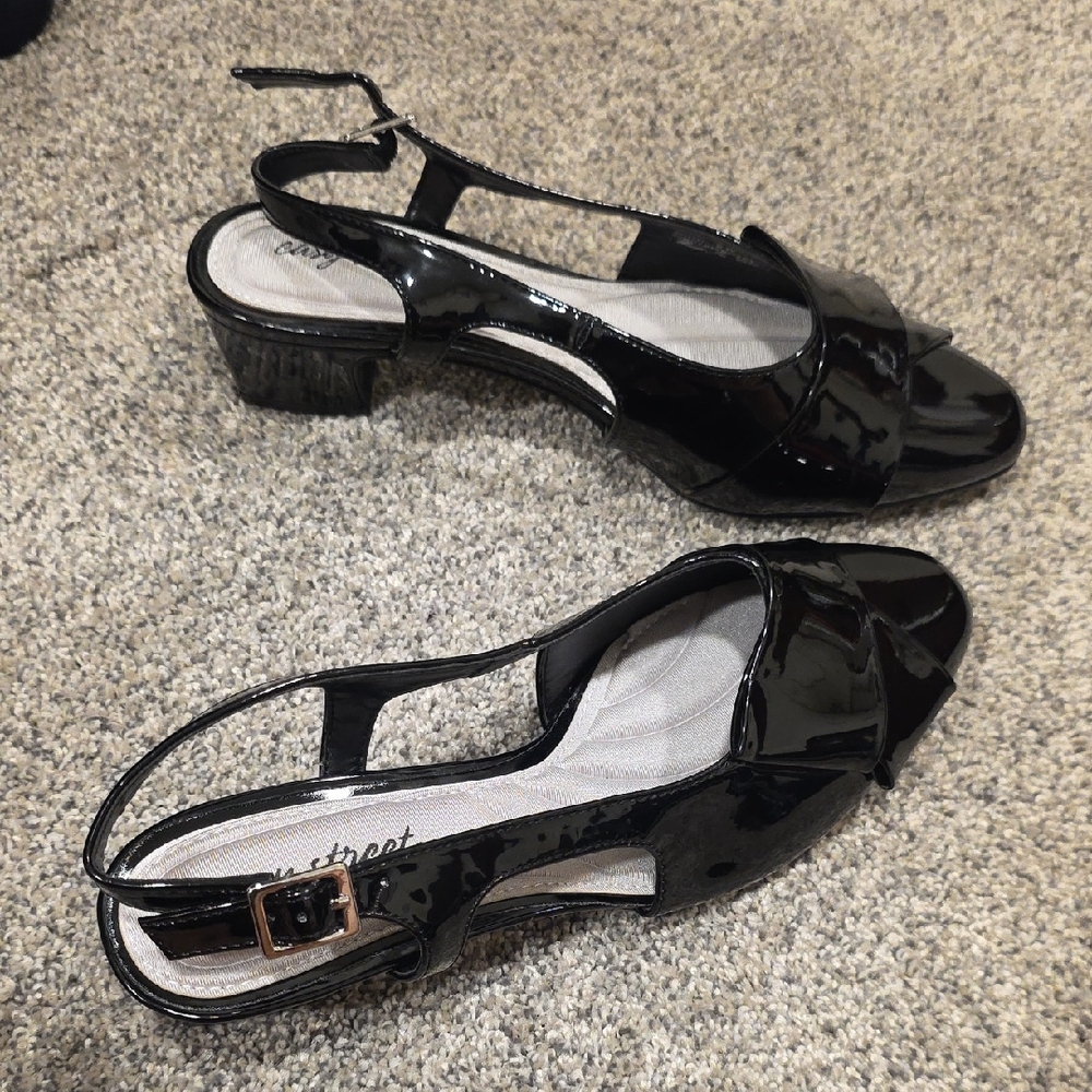 Easy Street Black Patent Slingback Heels